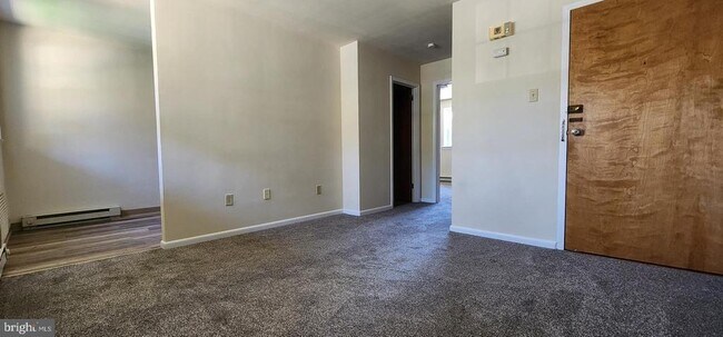 Building Photo - 14 Orchard Hills Dr