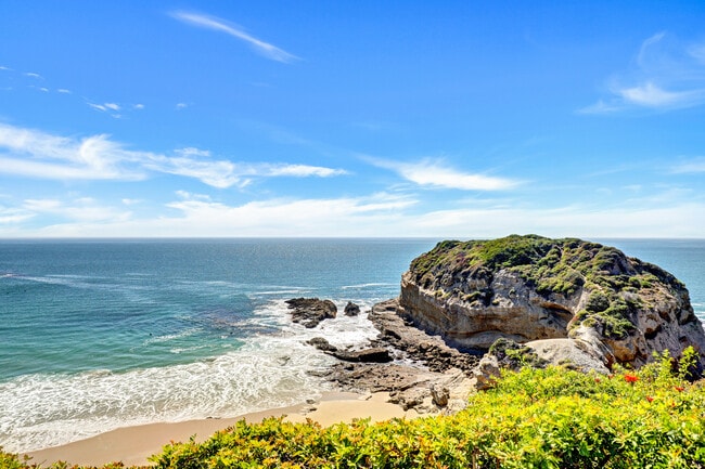 Building Photo - 4 S Vista De La Luna