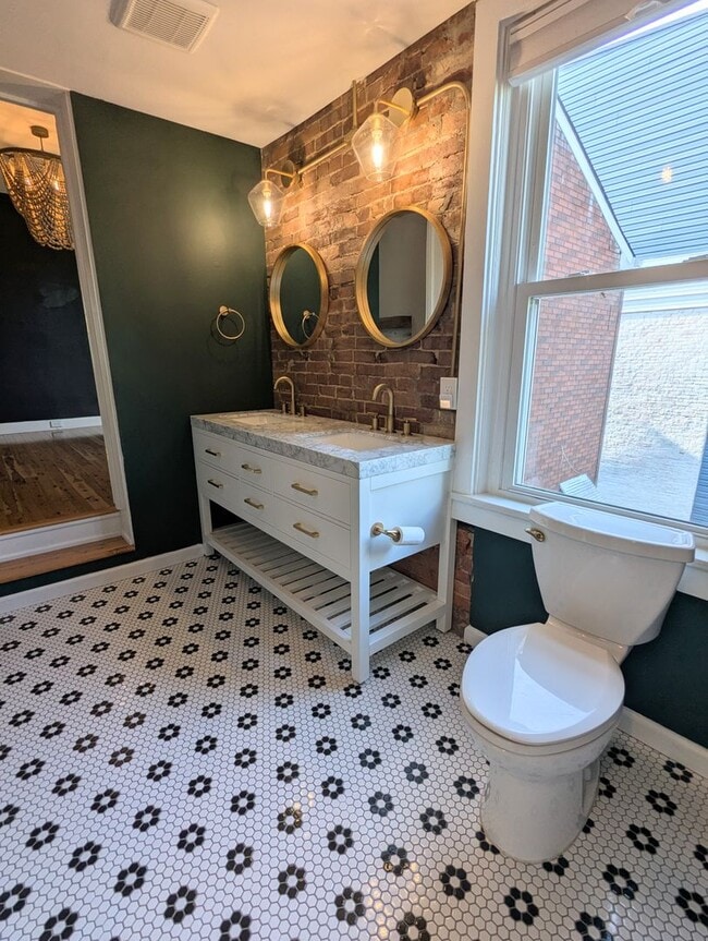 Building Photo - Modern 2 Bedroom 1.5 Bathroom Home (Lawrenceville)