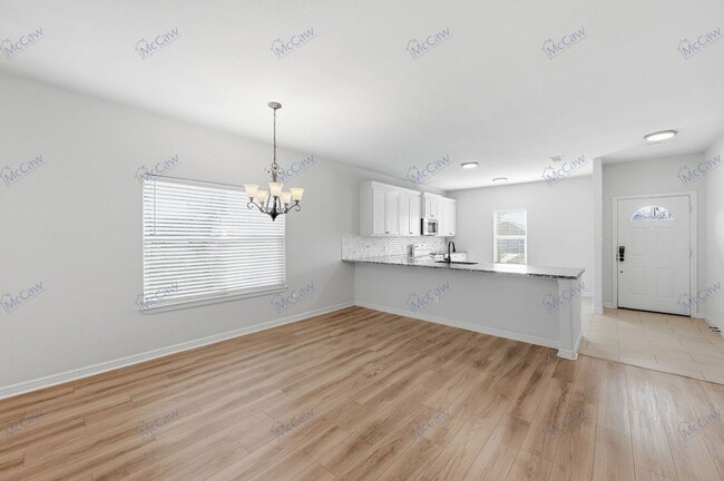 Building Photo - 5504 Wellesley Ave