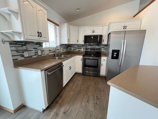 Building Photo - 3 Bed/2 Bath West Side Home For Rent!!