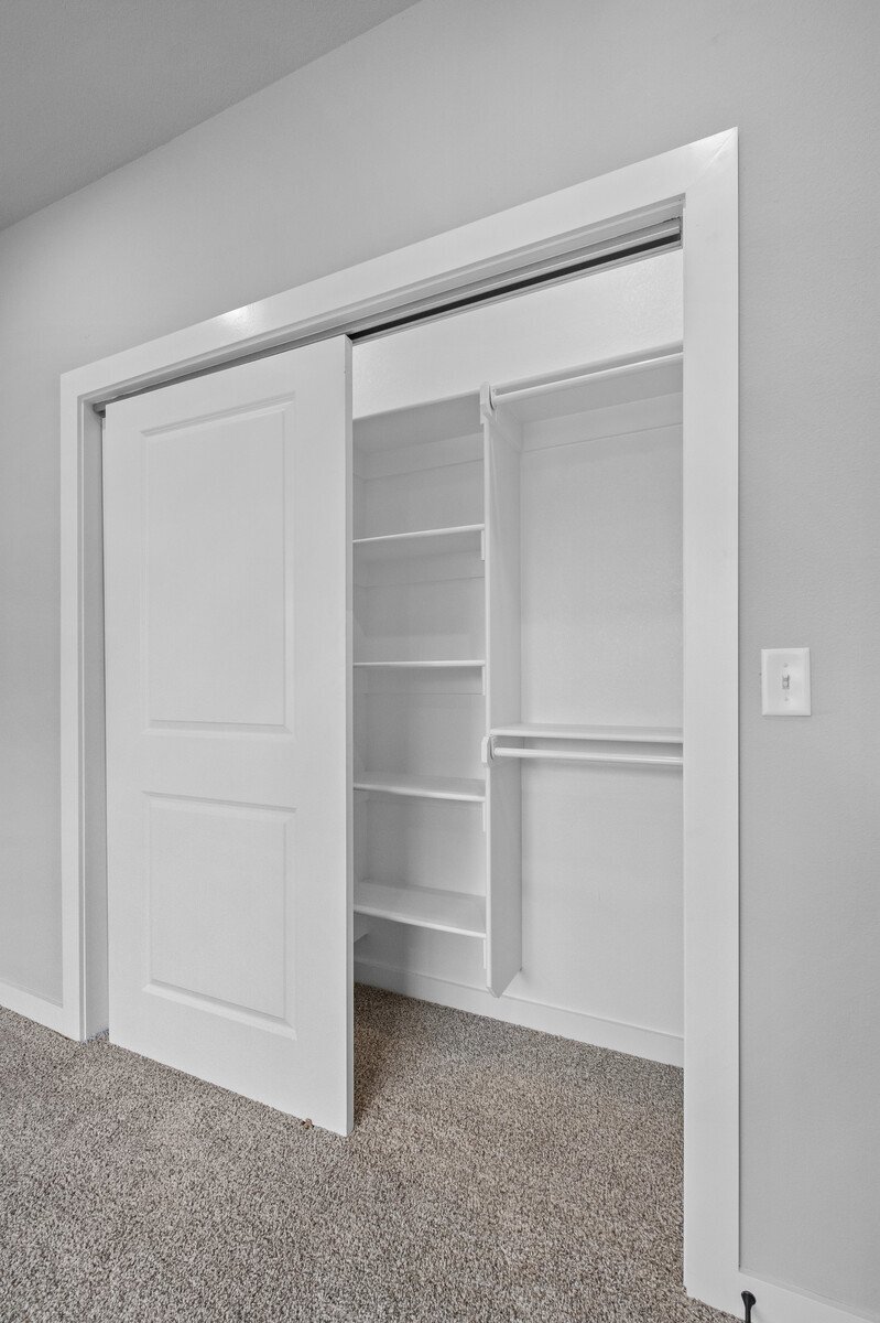 Building Photo - 2 Brightling Ln