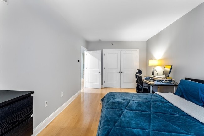 Building Photo - 10 Regent St