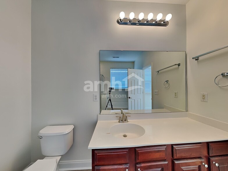 Building Photo - 203 Reedy River Ct