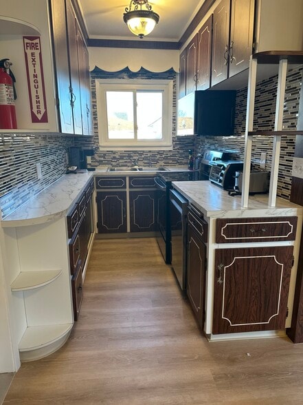 Kitchen - 21 Radcliffe Ave