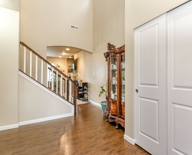Building Photo - Beautiful Home in Highly Sought After Yelm...