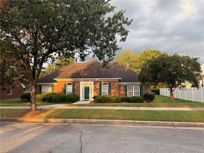 Building Photo - 1244 Saxony Dr SE