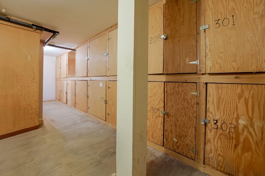 Building Photo - 1100 S Atlantic St