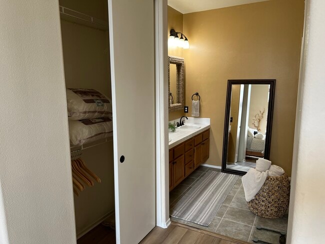 Building Photo - 28801 El Adolfo