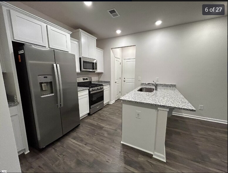 Building Photo - 3062 Hillgate Trl