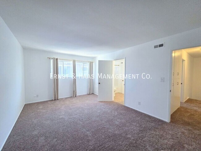 Building Photo - 873 E Turmont St