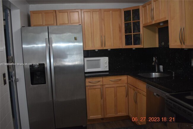 Building Photo - 13499 Biscayne Blvd