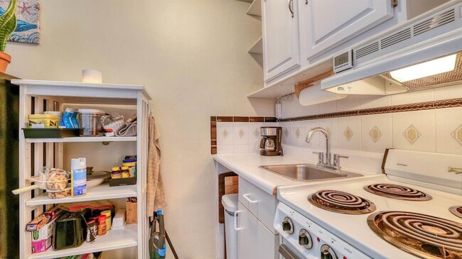 Building Photo - 108 S Montpelier Ave