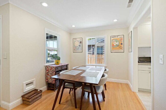 Building Photo - 4311 Cabrillo Way