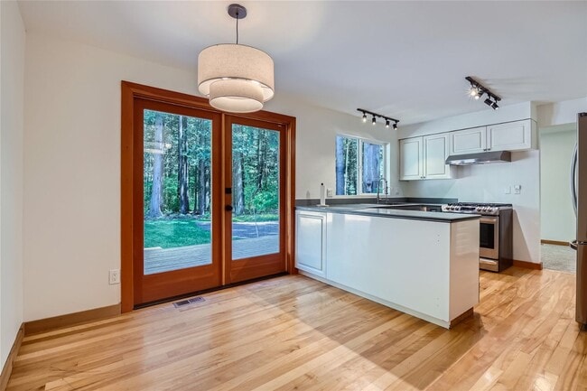 Building Photo - 3Bd/1.5Ba Carnation Home