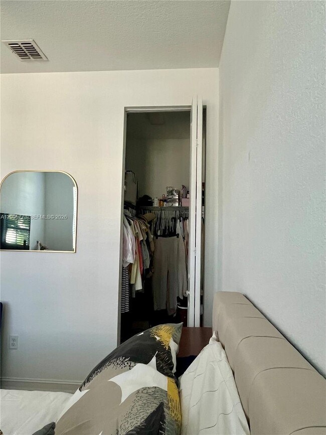 Building Photo - 1346 SW 113th Terrace