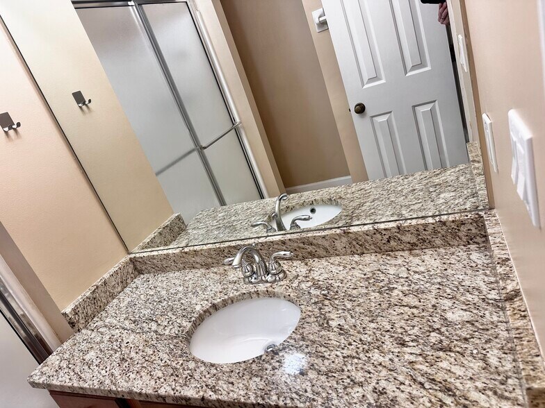 Primary Bathroom Vanity - 5030 Laurel Bridge Dr SE