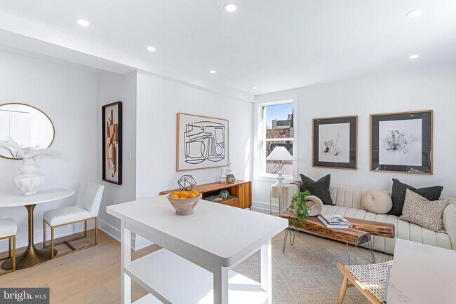 Building Photo - 2116 Kalorama Rd NW