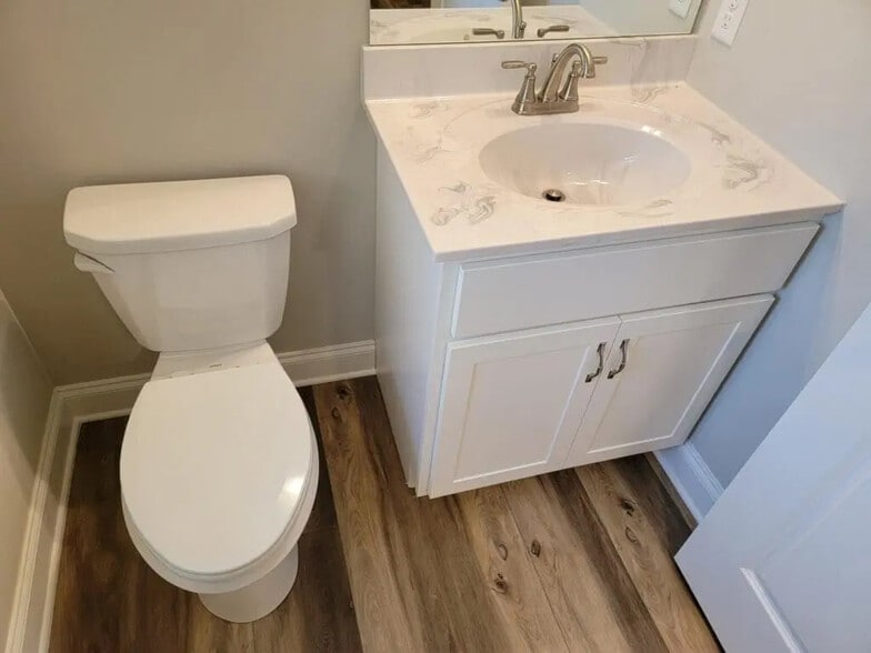 Building Photo - 605 White Chapel Rd