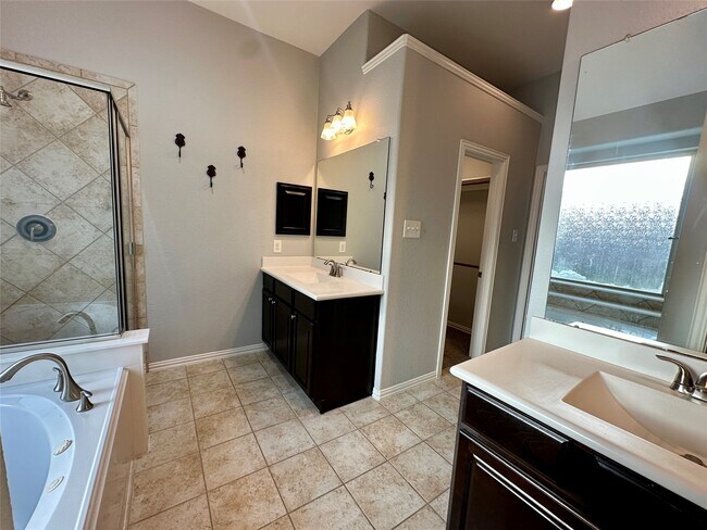 Building Photo - 12102 Cove Harbor Ln
