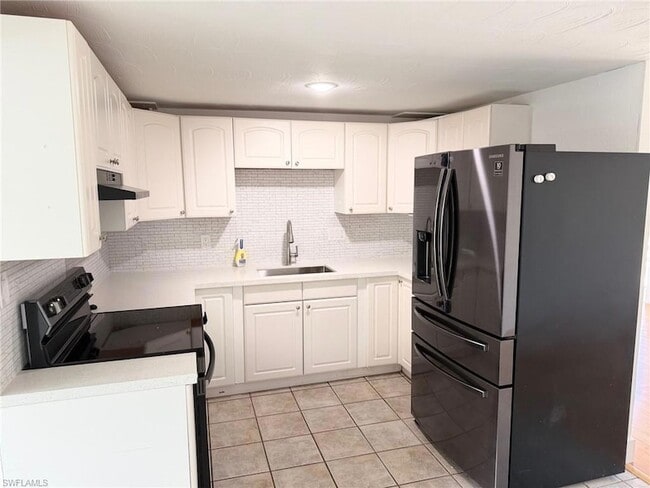 Building Photo - 1507 Lavilla Rd