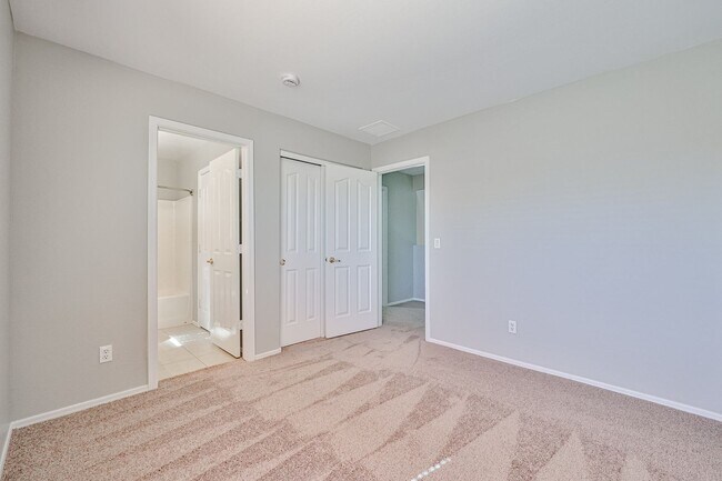Building Photo - COMING SOON!! 3 bed 2.5 bath in most preferred Phoenix area