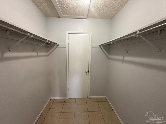 Building Photo - 3410 Green Briar Ct