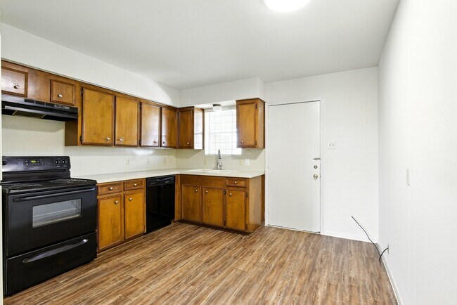 Building Photo - 9641 Hollock St