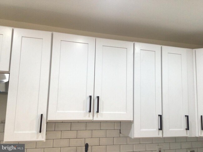 Building Photo - 1715 W Lexington St