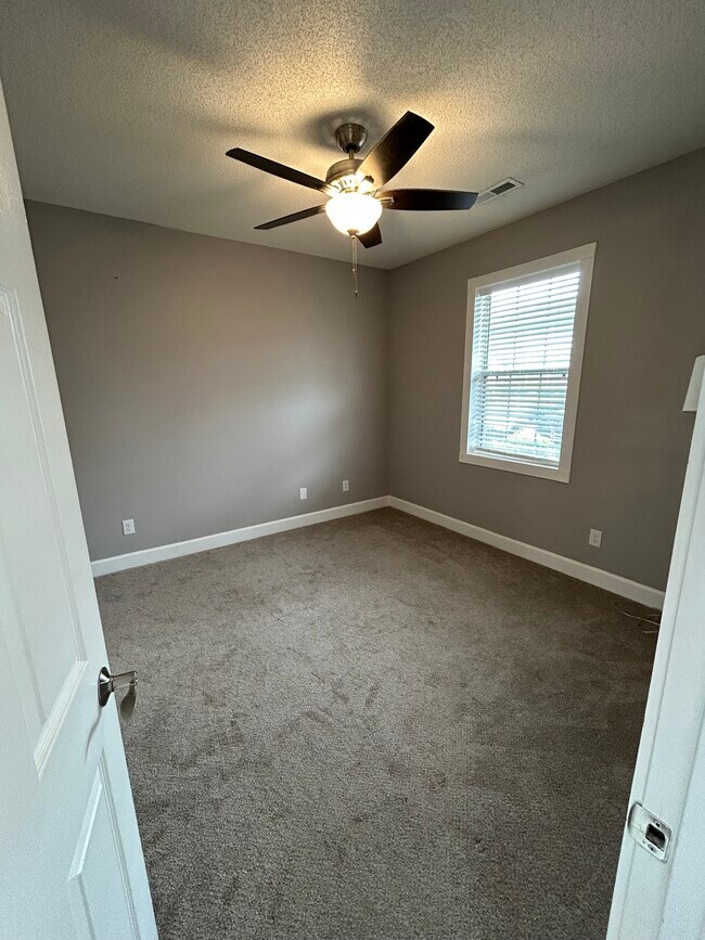 Building Photo - 4665 Wild Iris Dr