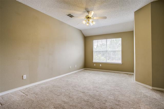 Building Photo - 1404 Honey Locust Dr