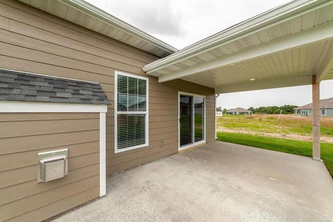 Building Photo - 4825 Kenora Dr