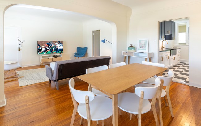 1 Bedroom Dining Room - Hillcrest