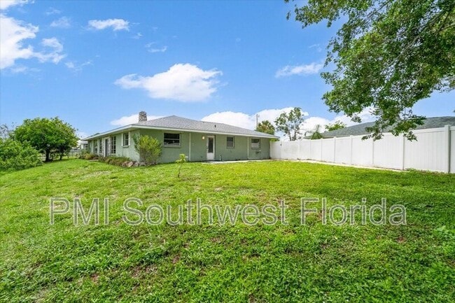 Building Photo - 1405 Cambridge Dr