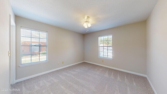Building Photo - 727 Chancery Ln