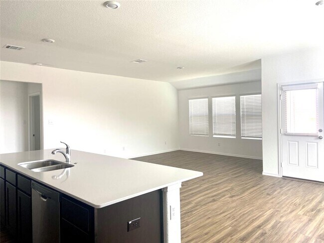 Building Photo - 301 Bluejack Wy
