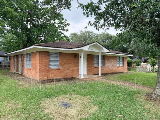 Building Photo - 302 16th St