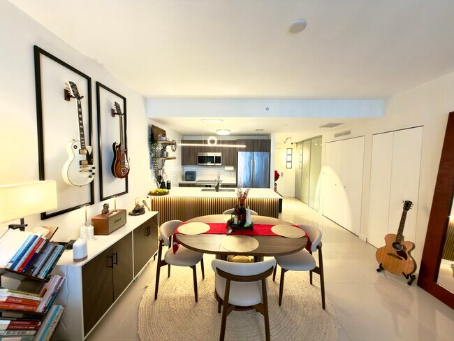 Building Photo - 488 NE 18th St