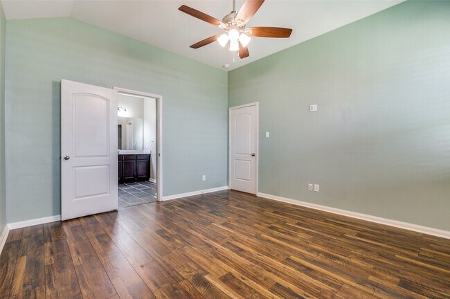 Building Photo - 3015 Watercrest Dr