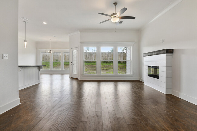 Building Photo - 6843 Kodiak Dr