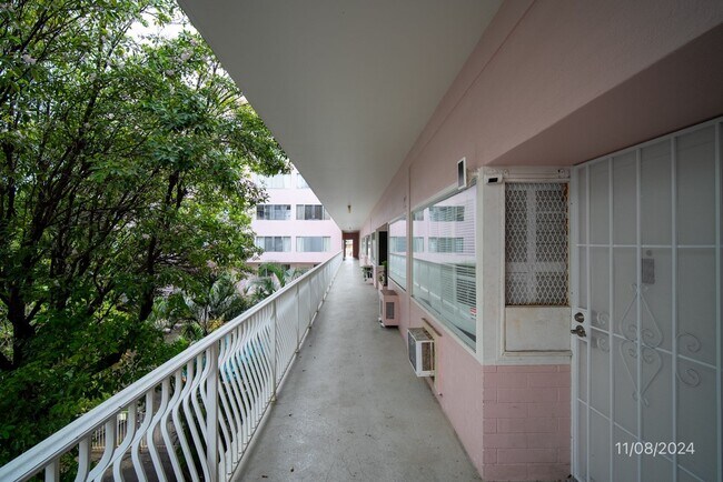 Building Photo - $2,100 / 1 Bed / 1 Bath / 410ft² – BOUTIQUE TERRAZZA