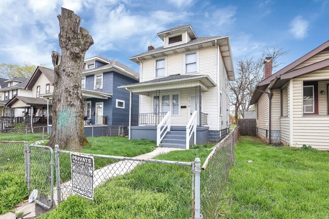 Primary Photo - Updated 3 Bed Home
