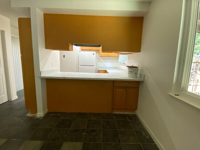 Building Photo - 4th of July MOVE IN SPECIAL! $500.00 off your first month's rent if you move in by July 4th!