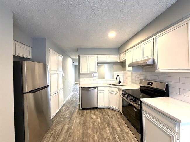 Building Photo - 317 W William Cannon Dr