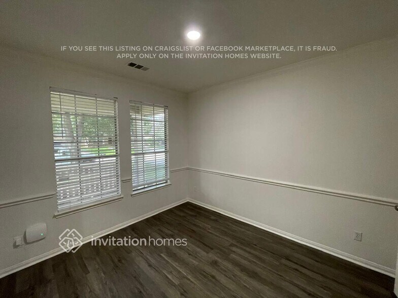 Building Photo - 15726 Stiller Park Dr