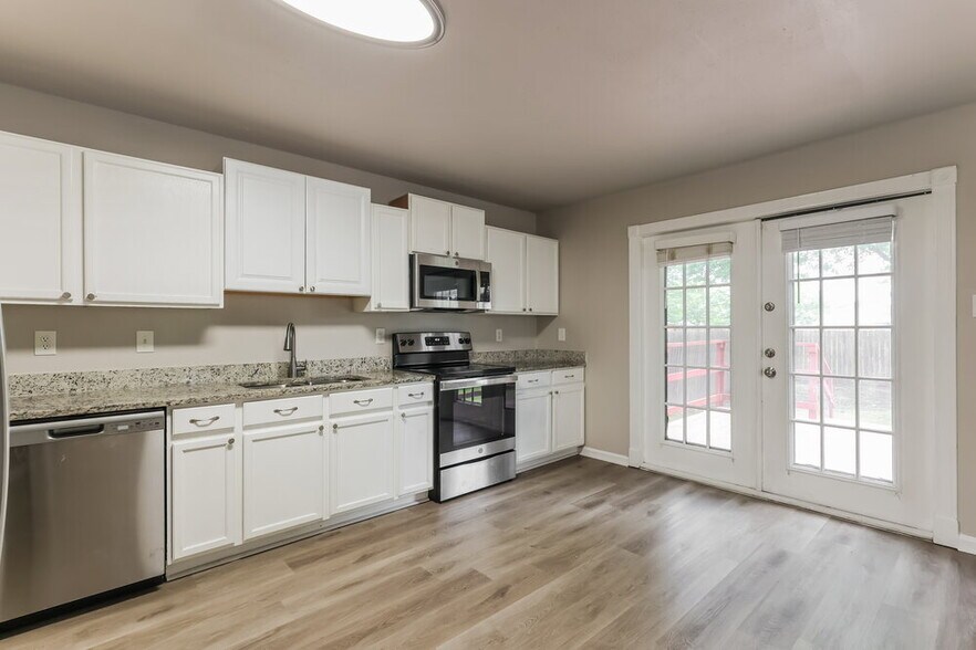 Building Photo - 8151 Cheryl Meadow Dr
