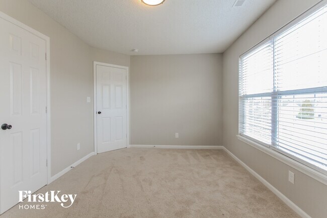 Building Photo - 12336 Tuckaway Ct
