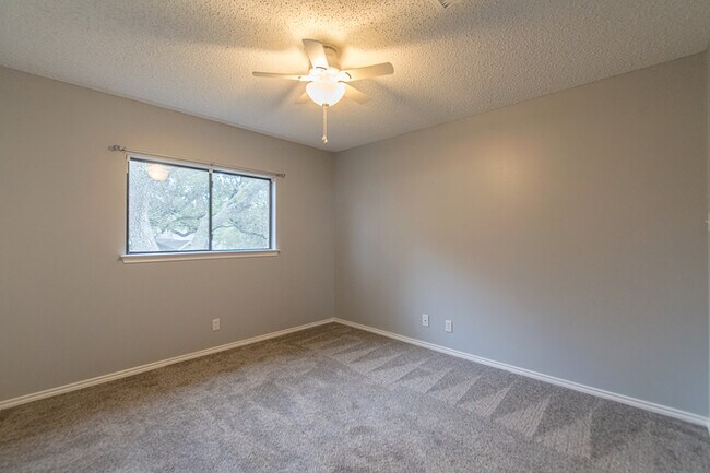 Building Photo - 1519 Jasmine