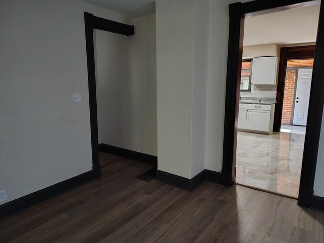 Building Photo - 3 Bed, 1.5 Bath home– Move-In Ready!
