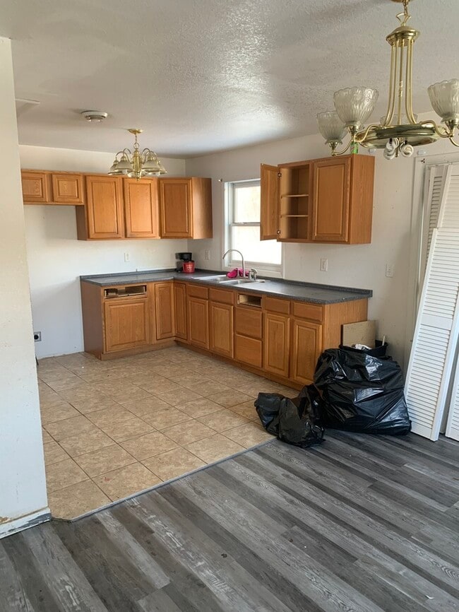 Building Photo - 116 Chestnut St